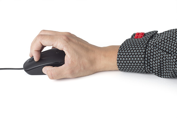 Mouse with claw grip hand position