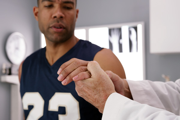 Scapholunate tear in hand of athlete