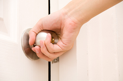 CMC Arthritis Can Make Simple Tasks Like Grabbing Door Handles Painful & Uncomfortable